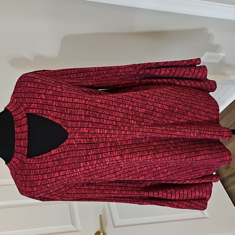 Top - Picture 3 of 16